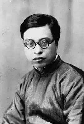 冯友兰《中国哲学简史》：“资料是古代的，眼光却是现代的”