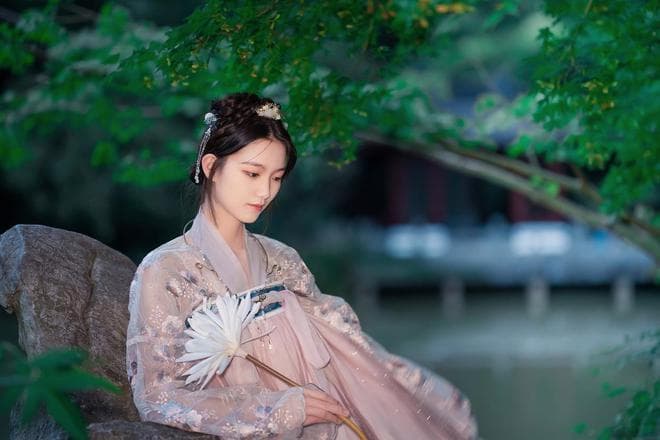 南宋才女朱淑真秋夜写七绝4首，文笔清丽惊艳，与李清照齐名