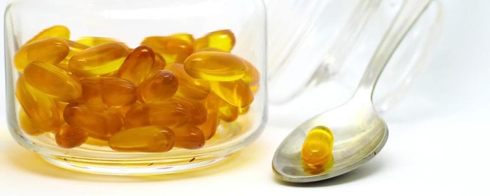 鱼油使用指南：适用人群、功效作用及植物性替代品