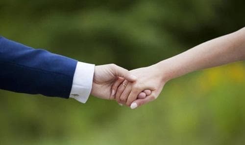 属鸡和属龙的婚姻配对：六合关系下的完美契合