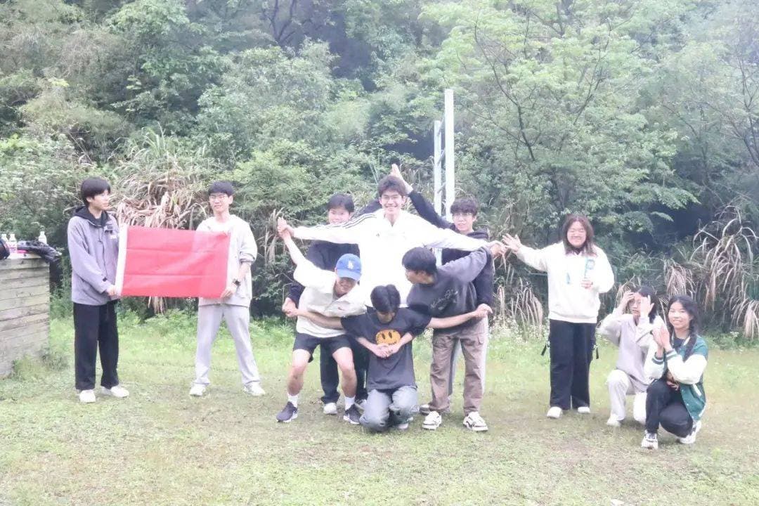 高校组织心理团辅户外解压活动：四项目助力学生缓解压力