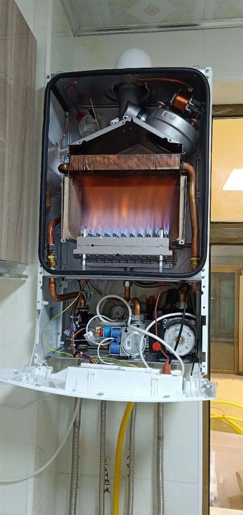 壁挂炉漏水问题，如何快速定位并修复故障？