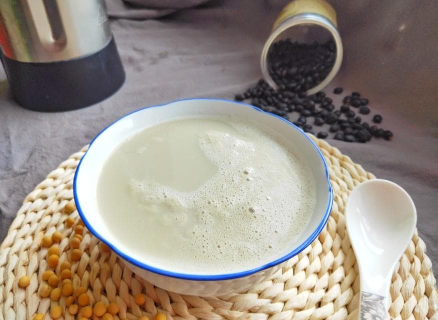黑豆豆浆制作教程：美容养颜又补血，简单易学的早餐饮品