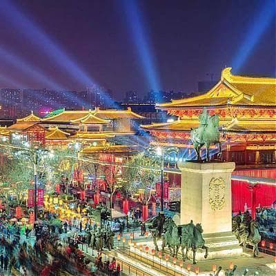 大唐不夜城：白天与夜晚的双重魅力