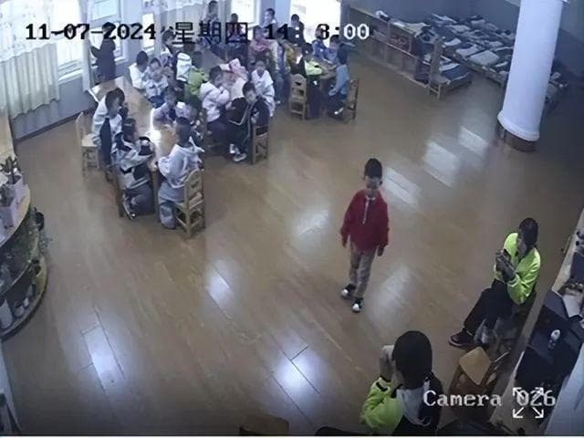 竹签扎嘴、提腿倒立，安徽一幼师体罚学生，官方：教师被采取强制措施