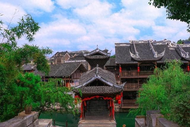 走进凯里下司古镇，领略多元建筑，感受古镇韵味！
