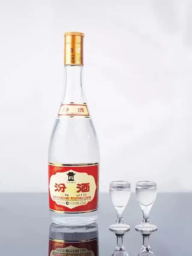 汾酒属于什么香型的白酒？历史悠久，口感柔和，值得品鉴！