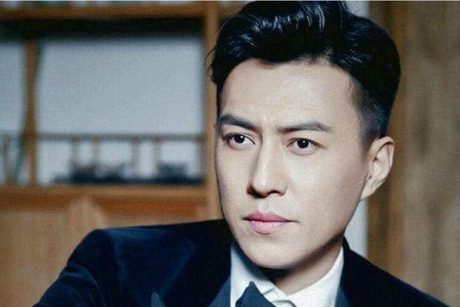 演员靳东：结婚对妻子负责到底，六旬阿姨却欲贷款200万疯狂追爱