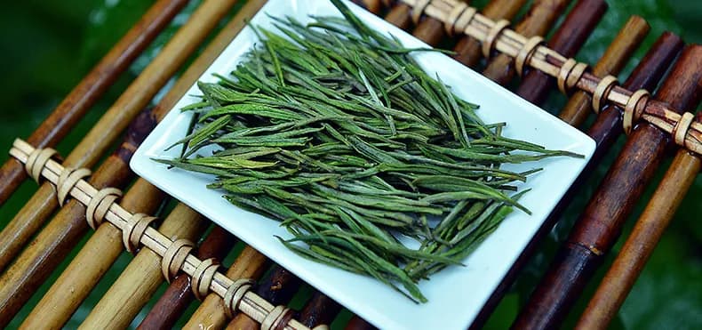 茶艺入门：为何首泡茶需弃之？清洁与泡茶技巧详解