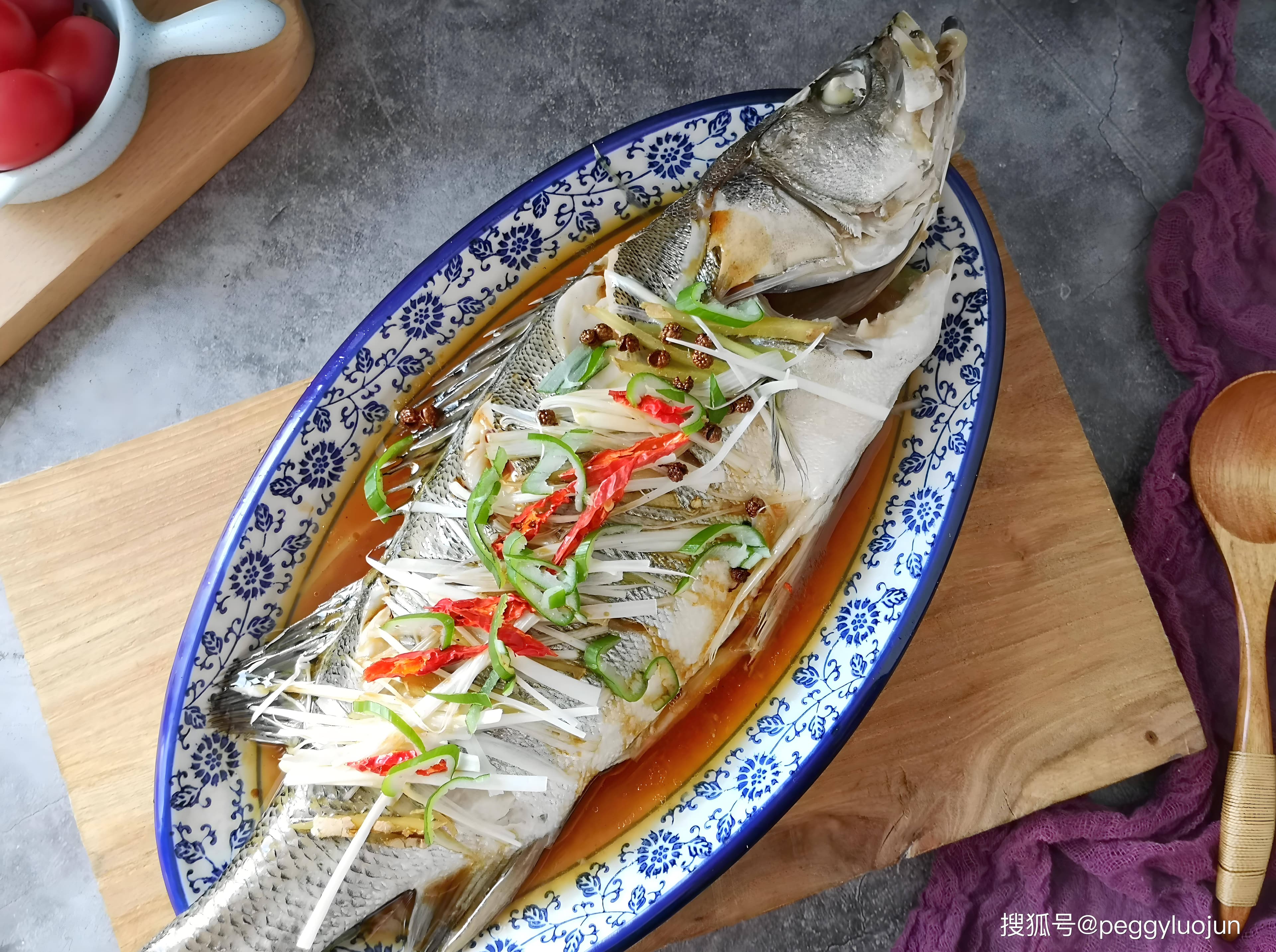 蒸鱼六艺：解锁清蒸鱼的绝妙风味秘诀！