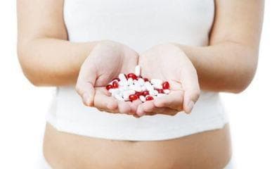 女子嘴唇上有痣图解分析 女人嘴唇上长痣好吗