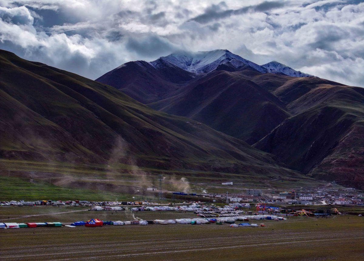 西藏和新疆哪个更值得去旅游？各自的特点