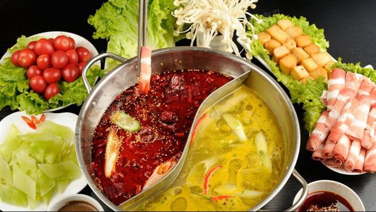 火锅和烤肉哪个热量高？从食材到调料的全面解析
