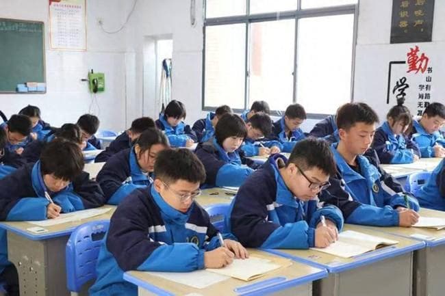 成绩与健康如何“休”得平衡 双休探索引热议