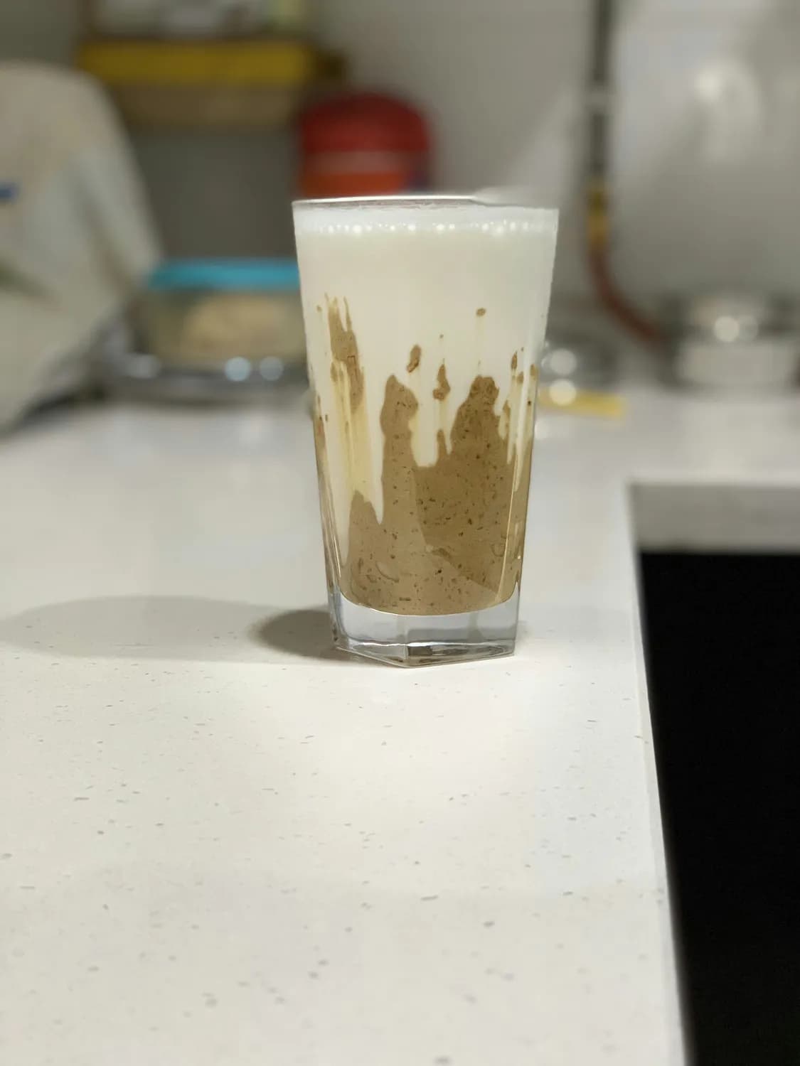 可乐牛奶大作战：化学反应的搞笑真相
