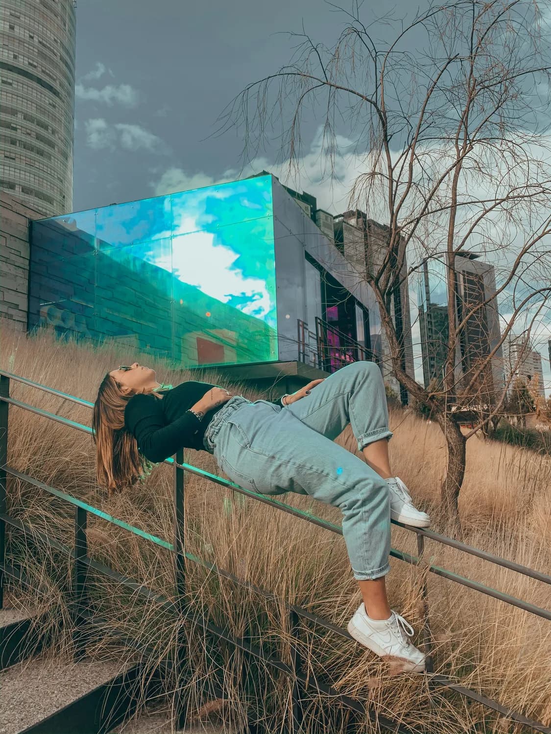 用镜头捕捉爱：创意约会摄影指南