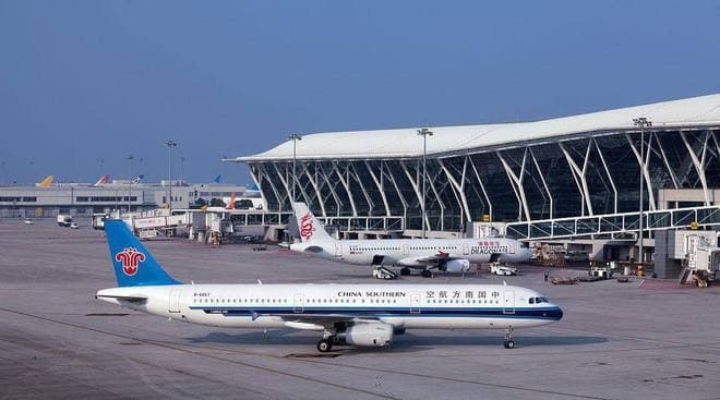 中国民用航空局目前仍设有公安局，副厅级，并下辖着空警总队