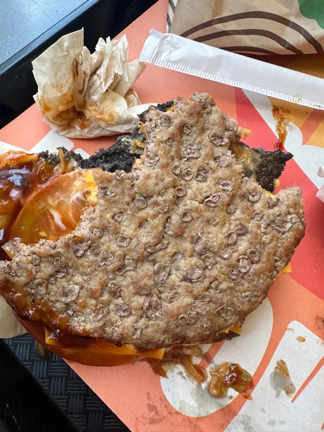 汉堡牛肉饼上的恶心点点，到底是什么啊啊啊？