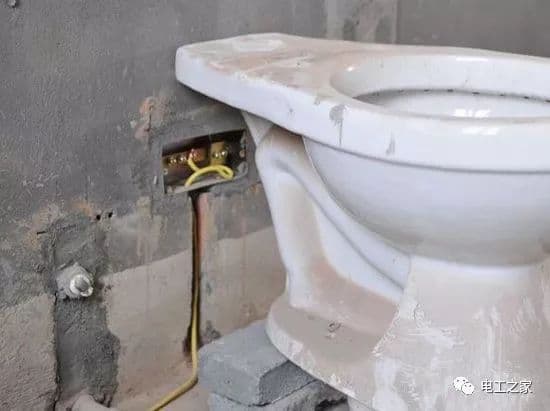 别忽视！卫生间局部等电位联结的正确操作与安全要点