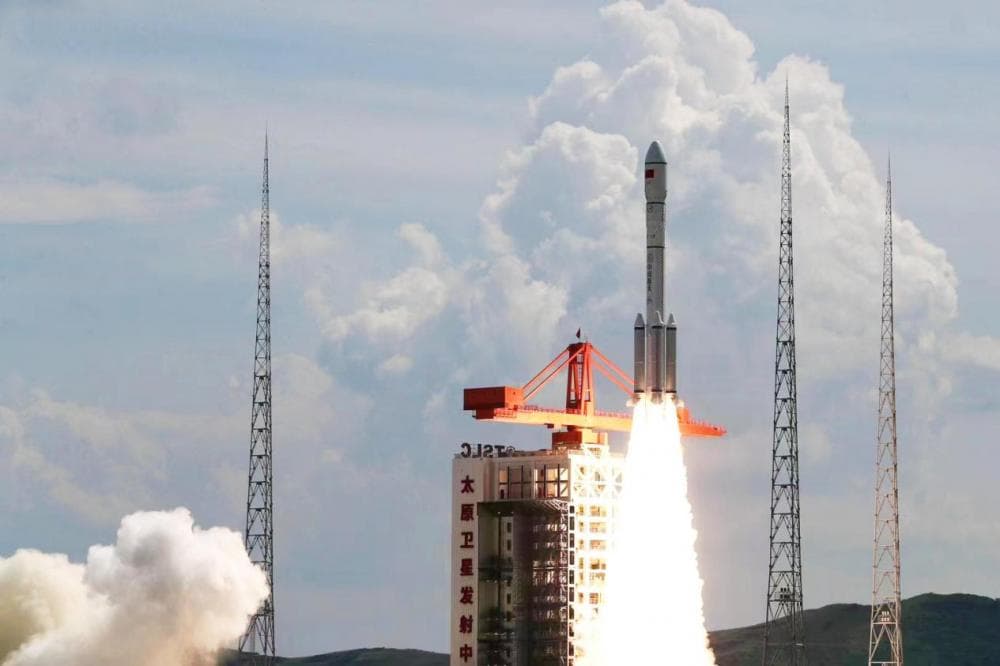 中国版“星链”首发成功 国产基带芯片开启通信技术新篇章