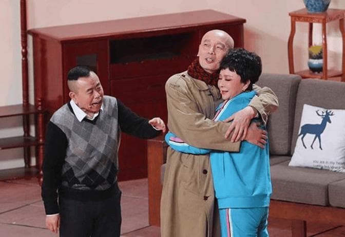 蔡明：春晚舞台上的“毒舌女王”