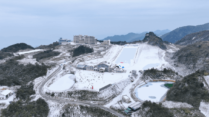 冰雪奇缘：巴山大峡谷罗盘云顶冰雪季之旅