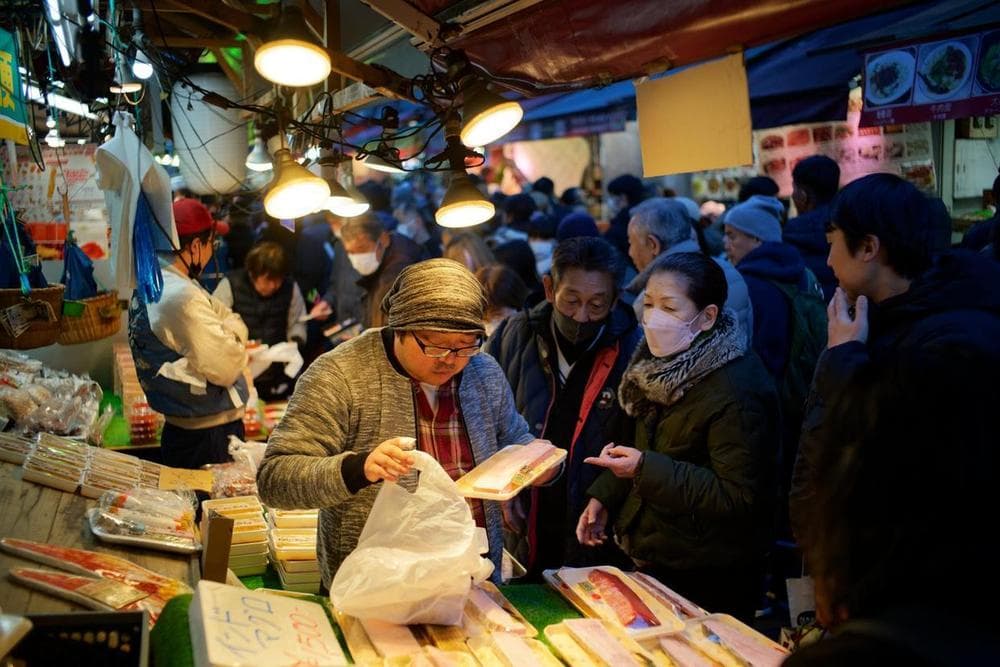 调查显示日本今年将有2万种食品涨价 与这些因素相关→