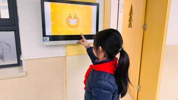 烦恼焦虑按下SOS，绿苑小学的“情绪树洞”教孩子学会情绪管理