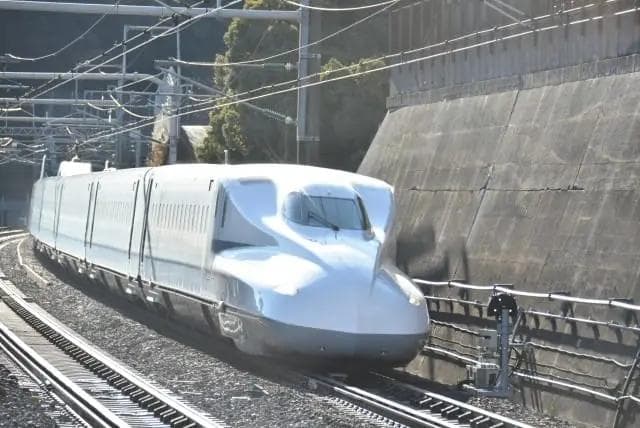 大阪到京都交通指南：新干线、电车、巴士等多种出行方式详解