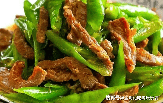 炒青椒，简单好吃的做法，往往能最大程度地保留食材的原汁原味