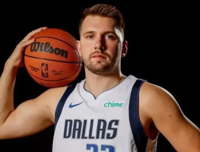 东契奇戴维斯互换：NBA历史首次赛季中期全明星互换交易