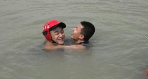 不慎落水如何自救？别慌！看看这篇…