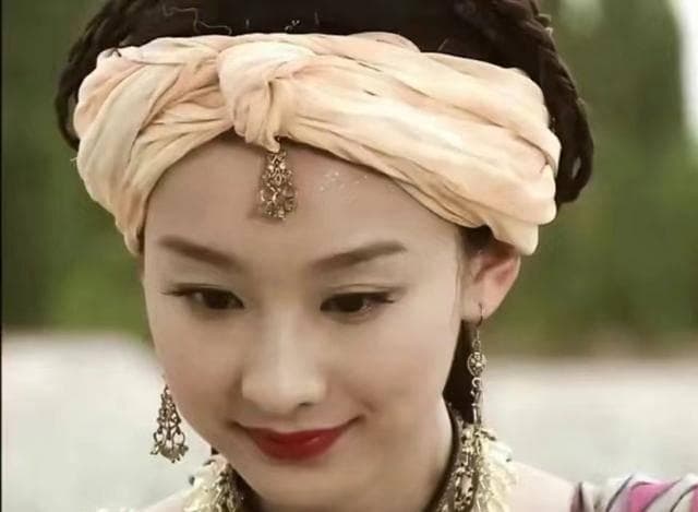 穆婷婷：《新济公活佛》中的双面女神