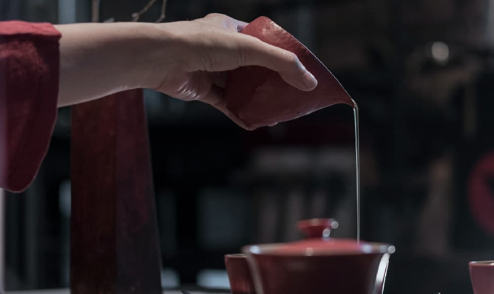 紫砂壶制作工艺详解：从选材到成品的匠心之作