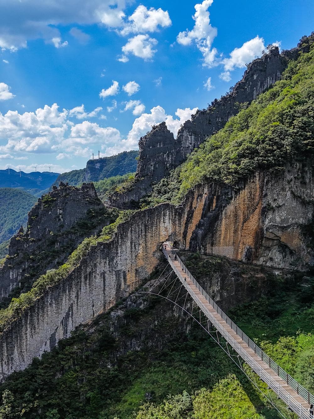 重庆涪陵旅游攻略：白鹤梁、816地下核工程、武陵山大裂谷等景点详解