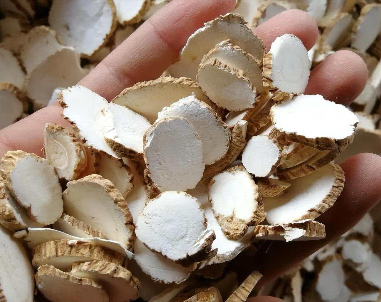 羊肉怎么去腥味和膻味？这几个香料缺一不可，羊肉鲜香汤不膻