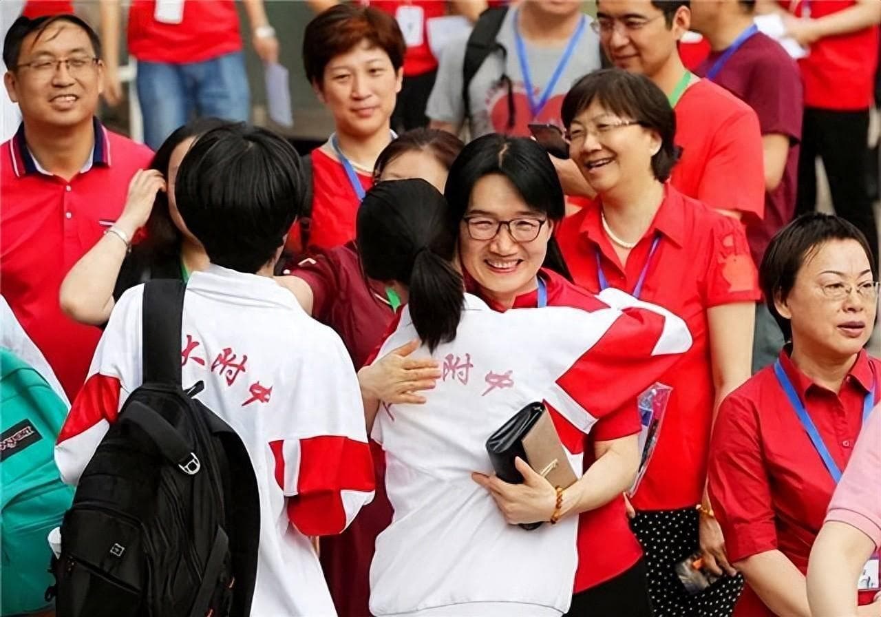 经管类高薪专业排行榜：非金融专业登顶，如何选择才能避免“掉坑”？