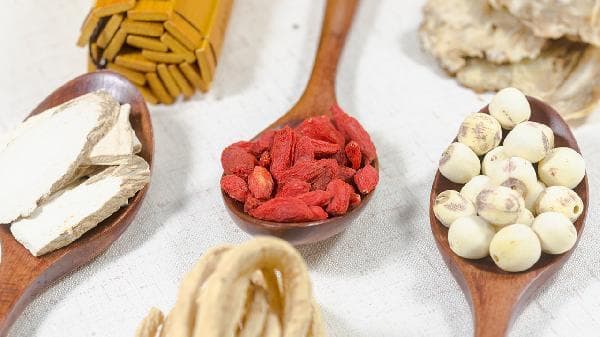 枸杞子泡酒的功效与饮用指南