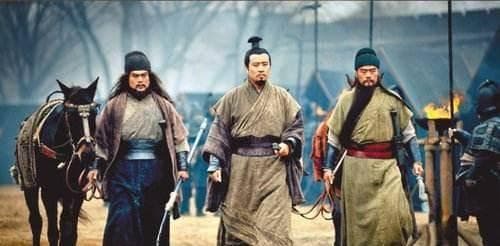 关羽被杀，刘备伤心欲绝，为何接到张飞死讯，只长叹气说5字？