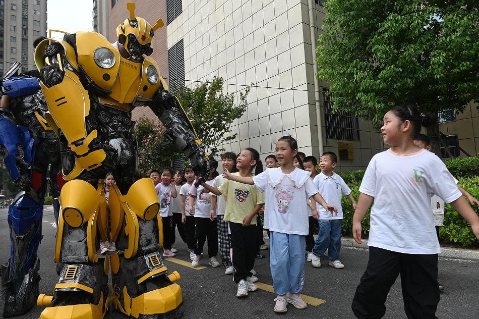 科技之光，点亮开学“第一课”