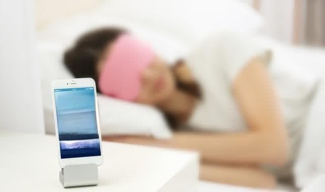 褪黑素：调整生物钟的助眠良方，但非睡眠万灵药