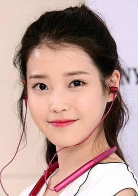 李知恩（IU）：韩国实力派歌手演员的多栖发展之路