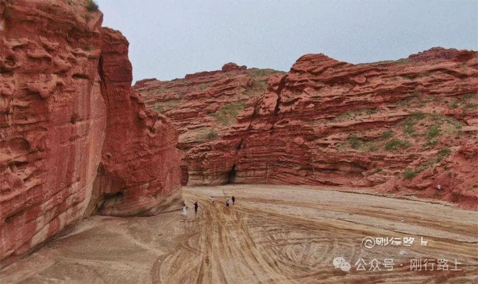 走进阿克苏库车天山大峡谷，看看祖国大西北的峡谷有多美