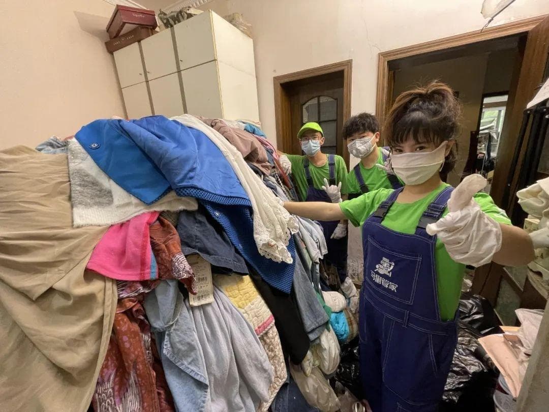 90后白领转行当保洁，拍出五百万人围观的“蟑螂大作战”