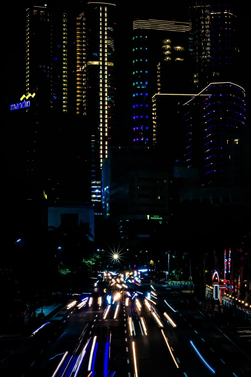 重庆观音桥：从清朝小街到千亿商圈的蝶变之路