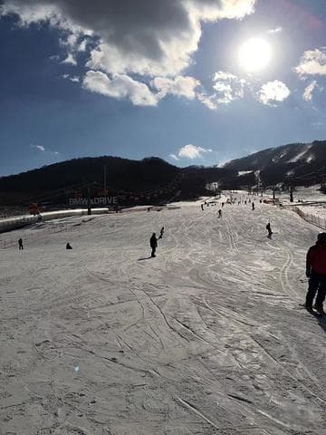 松花湖滑雪场：吉林冬季的冰雪乐园