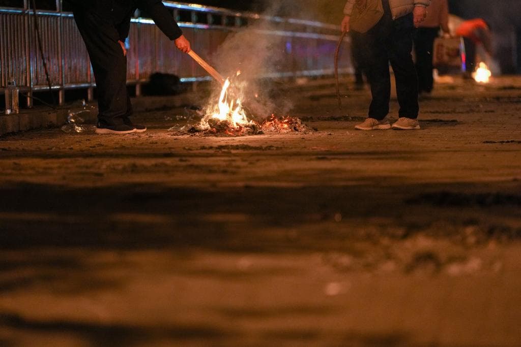 清明祭扫，这样烧纸要不得