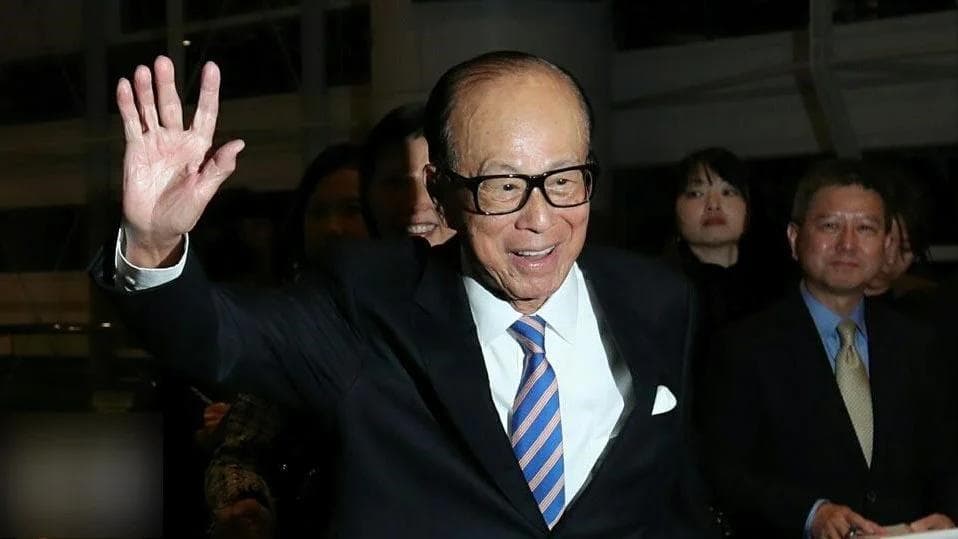 李嘉诚：从贫困少年到商业巨子的蜕变
