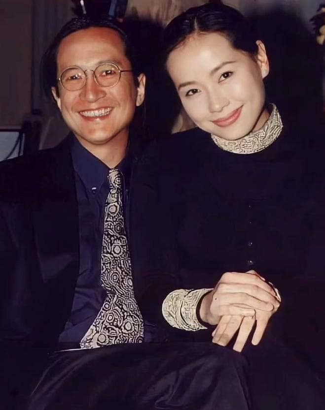 如今31年后，回头看赵雅芝和叶童的婚姻，她们早就拉开了差距