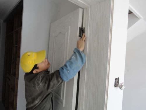 实木门窗安装全攻略：从施工工艺到验收标准
